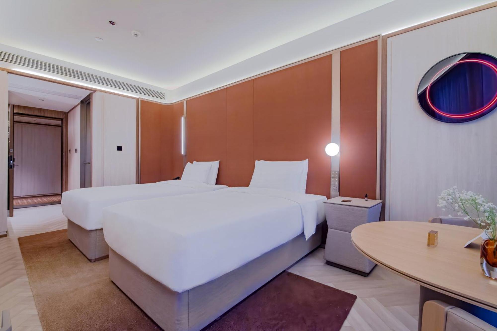 Hotel Orange Crystal Hotel, Nanjing Road Pedestrian Street, The Bund,